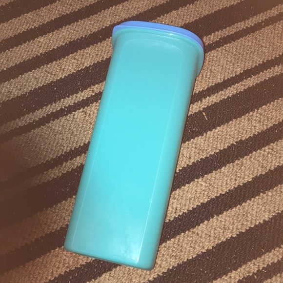 Containers 💙 - Picture 3 of 4